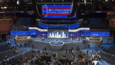 El centro de convenciones de Wells Fargo ya está listo para coronar a Clinton como la candidata demócrata. Foto: AFP