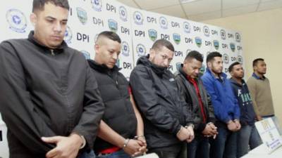 Los siete detenidos cuando fueron presentados por las autoridades en Tegucigalpa, capital de Honduras el pasado viernes 05 de enero de 2017.