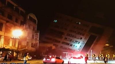 El potente sismo causó el derrumbe de un hotel en la ciudad de Hualien.