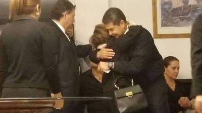 El presidente Juan Orlando Hernández recibió anoche las muestras de pesar.