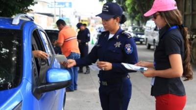 Las autoridades piden a la ciudadanía que haga sus pagos correspondientes para evitar sanciones o decomisados de los vehículos.
