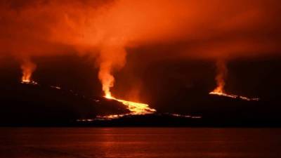 Ecuador evacuó a decenas habitantes de la isla Isabela, en el archipiélago de Galápagos, y declaró la alerta naranja por la erupción del volcán Sierra Negra, informó la Secretaría de Comunicación (Secom).