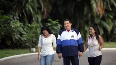 Las hijas del fallecido Hugo Chávez, Rosa Virginia y María Gabriela siempre estuvieron al lado de su padre.