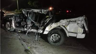 Así quedó la camioneta Ford-150 después del accidente mortal.