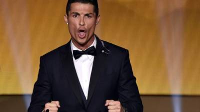 Cristiano Ronaldo al momento del grito en festejo del Balón de Oro.
