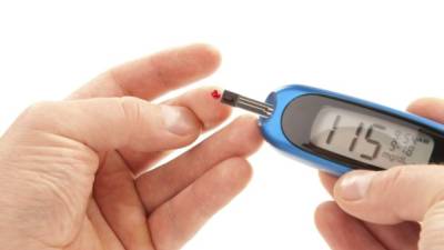 El paciente diabético con niveles altos de glucosa o azúcar en sangre puede ocasionarle problemas en varios órganos.