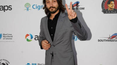 Diego Luna se siente bien dirigiendo películas.