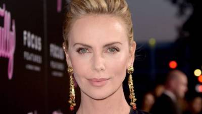 La bella actriz sudafricana Charlize Theron.