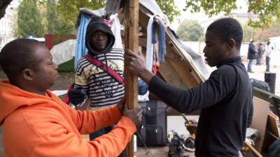 Estos tres ghaneses provenientes de Libia se encuentran refugiados en Alemania.