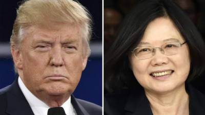 Donald Trump, a un lado la presidenta de Taiwán, Tsai Ing-wen.