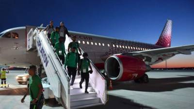 El selección saudí aterrizó este lunes en Rostov del Don, en esta ciudad enfrentará el a los 'charruas'.