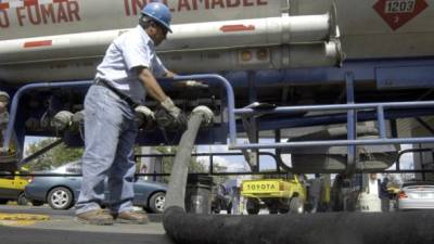 La DEI implementó una nueva metodología para recaudar el impuesto a los carburantes.