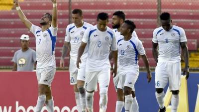 Los jugadores de Nicaragua celebrando uno de los goles contra Belice. Foto AFP