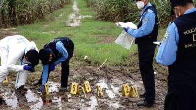 En la escena del crimen los técnicos de la DPI hallaron 10 casquillos de bala calibre 9 milímetros.