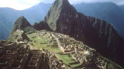 El incendio se registró en los sectores de la quebrada de Aobamba, Cerro Calvario y Torrepata, en el distrito de Machu Picchu, y afectó a unas 302 hectáreas de pastos nativos, matorrales y zona boscosa nativa con orquídeas, indicó el Servicio Nacional de Áreas Naturales Protegidas por el Estado (Sernanp). EFE/Archivo