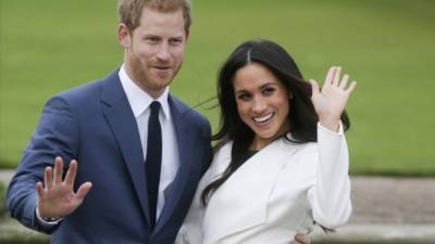 Meghan Markle (36) y el príncipe Harry (33) han anunciado este lunes su compromiso oficial.La pareja ha anunciado su compromiso acompañados de un inesperado protagonista: el anillo de compromiso.