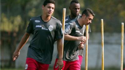 Jairo Puerto durante el entrenamiento de este jueves del Marathón.