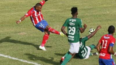 Rony Martínez se encargó de darle el empate al Olimpia ante Marathón.