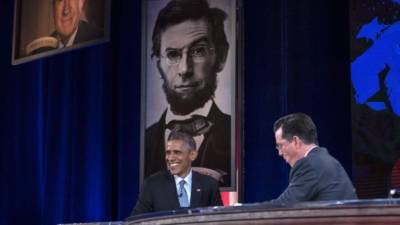 El presidente Obama junto al polémico comediante Stephen Colbert.