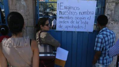 Un total de 1,744 docentes aprobaron los exámenes. Ayer protestaron.