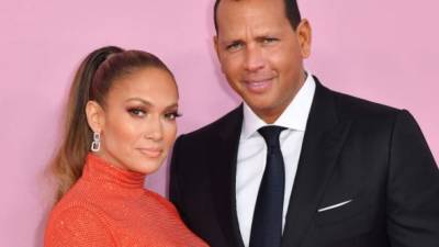 JLo y Alex Rodríguez deberán esperar para seguir planeando su boda.