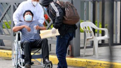 Los países centroamericanos enfrentan dos epidemias letales, el dengue y el coronavirus./AFP.