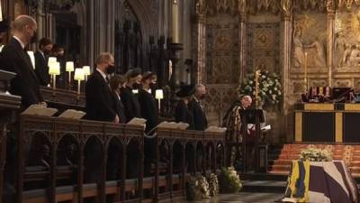 Los restos del duque de Edimburgo descendieron directamente a la cripta real a través de un elevador bajo la iglesia de Windsor.