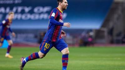 Lionel Messi podría dejar al Barcelona y fichar por el PSG.