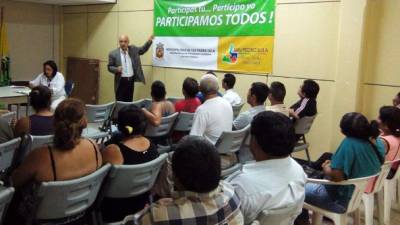 Alberto Marín orientó a los líderes de las comunidades antes de ser juramentados.