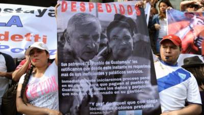Manifestantes exigen la renuncia del presidente Pérez Molina y la vicepresidenta Baldetti