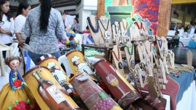 En la Feria Catracha, los sampedranos encontrarán diversidad de productos. Foto: Franklyn Muñoz.