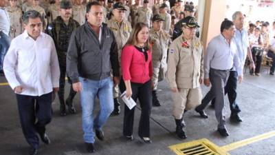 Las autoridades del municipio y de los bomberos estuvieron en el evento ayer.