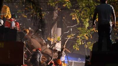 Rescatistas han participado de maratónicas labores para desenterrar a sobrevivientes del terremoto.