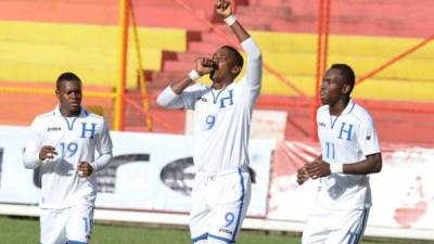 Bryan Róchez celebra su gol ante Nicaragua.