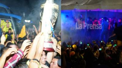El campeón Real España festejó en un inmenso mar aurinegro en San Pedro Sula luego de la conquista de la Copa 12.