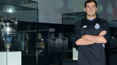 El arquero español creó la empresa Casillas World SL, para asesorar e intermediar en la contratación de deportistas.