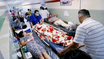 Los hospitales de Honduras se han llenado con pacientes con dengue.