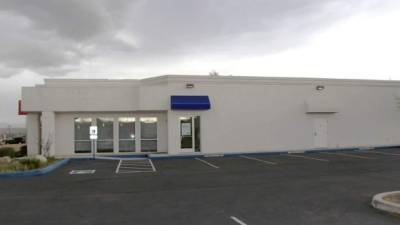 Banamex USA, que pertenece a Citigroup, cerró a finales de 2013 su sucursal en Nogales, Arizona. El lugar sigue vacío.