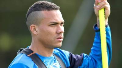 Arnold Peralta tenía 26 años. Era originario de La Ceiba, incursionó en el fútbol con el Vida. De allí saltó a la Selección de Honduras y sus actuaciones le valieron para ser fichado por el Rangers, equipo con el que fue campeón 2013-2014.