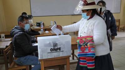 Unos 160.000 militares y policías fueron desplegados para garantizar la seguridad en ciudades y pueblos de la selva amazónica, la sierra andina y la costa, donde se encuentra Lima.