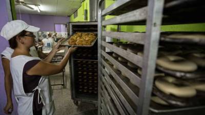 El rubro alimentos es uno de los más elegidos por los emprendedores sampedranos. Foto: Yoseph Amaya.