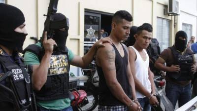A José Valentín Rodríguez y José Daniel Pérez los capturaron en allanamientos ejecutados por agentes de la DNIC y de la Policía Preventiva ayer en horas de la mañana.