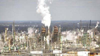Una refinería de Exxon en Baton Rouge, en el sur de EE.UU. La petrolera tiene recursos de sobra para hacer grandes adquisiciones.