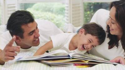 Los niños se sienten motivados a estudiar cuando sus padres están implicados en el asunto.