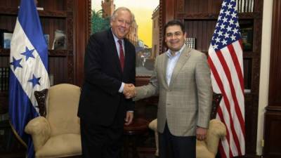 El consejero del Departamento de Estado de EE.UU., Thomas Shannon, se reunirá hoy en Tegucigalpa con el presidente de Honduras, Juan Orlando Hernández, para tratar sobre asuntos de seguridad, gobernabilidad y migratorios, informó una fuente oficial.