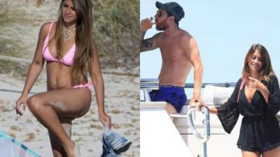 Antonella Roccuzzo volvió a llevarse casi todas las fotos de los reporteros que siguen el día a día de las vacaciones de la familia Messi en Ibiza.