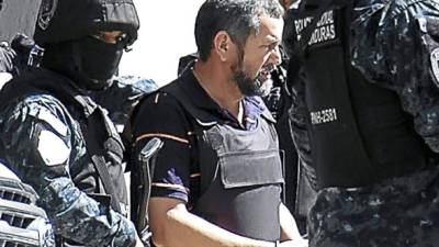 Luis Alonso Valle Valle, al momento de ser llevado a los tribunales hondureños tras su arresto el 5 de octubre pasado.