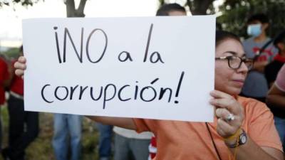 La corrupción es un problema estatal poco atacado por los gobiernos latinoamericanos.