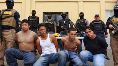 Los pandilleros fueron capturados en allanamientos ejecutados en varias casas de Chamelecón.