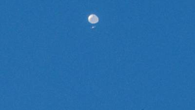 Un globo “espía” chino sobrevuela espacio aéreo de Estados Unidos.